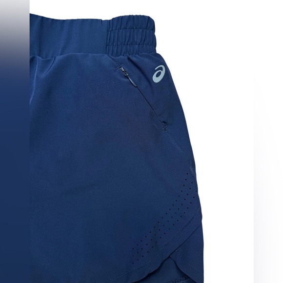 NWOT, ASICS, Navy Blue Women's Running Shorts, Large 🏃‍♀️‍➡️ - Picture 2 of 10